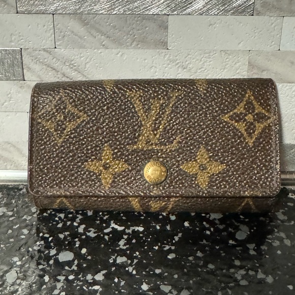 Louis Vuitton Monogram 4 Key Holder - Picture 1 of 6